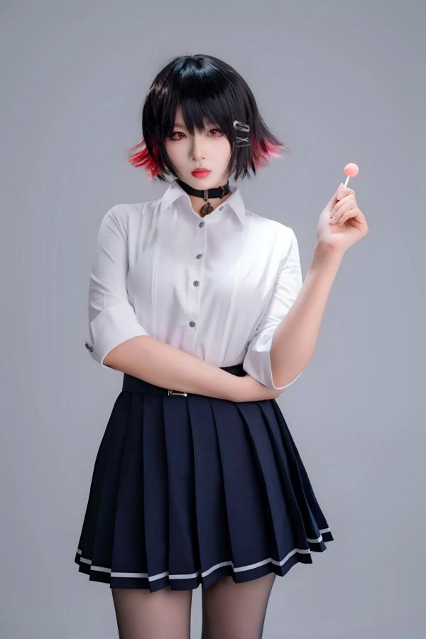    轩萧学姐 鲨鱼妹JK制服cos写真 绝美红瞳黑丝美腿[100P]第89张图片