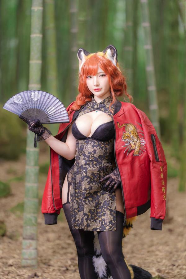    Fantasy-Factory-小丁Ding-虎年限定虎娘COS-竹林机枪改良旗袍性感制服-2022.01第1张图片