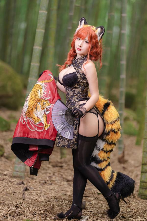    Fantasy-Factory-小丁Ding-虎年限定虎娘COS-竹林机枪改良旗袍性感制服-2022.01第4张图片
