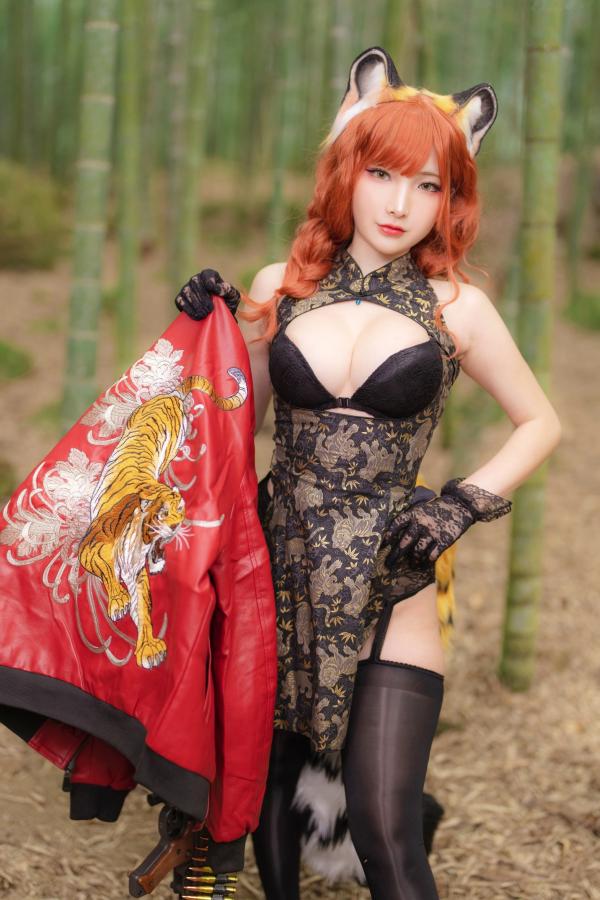    Fantasy-Factory-小丁Ding-虎年限定虎娘COS-竹林机枪改良旗袍性感制服-2022.01第12张图片