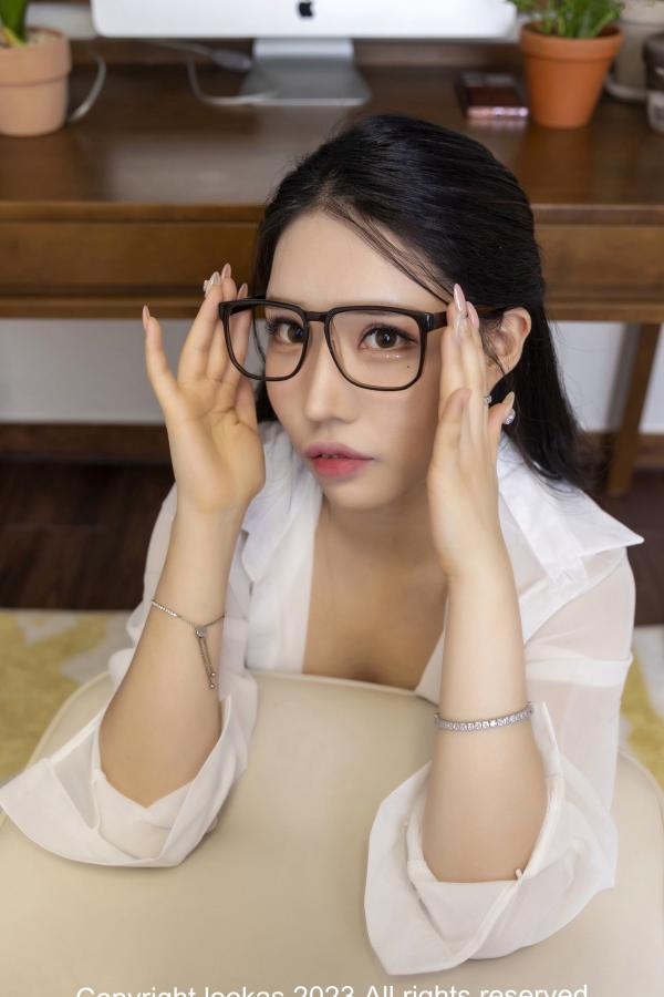    韩国美女Bunny Hani白衬衫黑丝OL风情写真-Lookas Vol.02-清纯眼镜杀与职业短裙诱惑第84张图片
