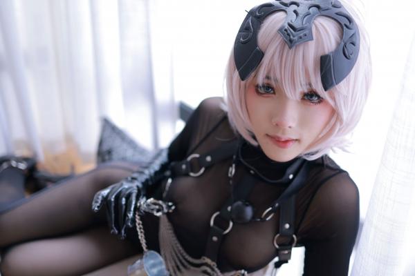    钛合金TiTi-私人订制：极品猫耳女仆与甜美草莓诱惑，大尺度私房写真、丝袜美腿，角色扮演视觉盛宴第295张图片