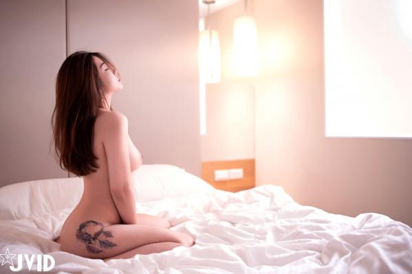    JVID-肉包Mini：私房床照性感写真，甜美面容与撩人纹身完美结合，成长记录之三点无遮第104张图片