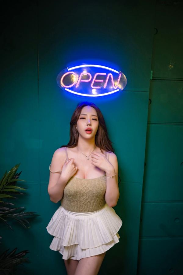    韩国美女-Bunny-Hani-裸体面试-私房写真-蓝色背景下的极致诱惑-性感身材第1张图片