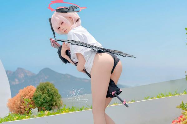    咬一口兔娘 - 下江小春 泳装COSPLAY，清纯治愈系天使在泳池边，极致诱惑的二次元角色扮演大尺度私房照 [95P]第2张图片