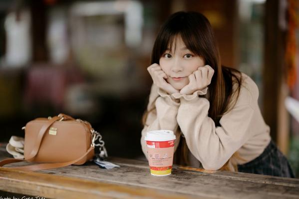    畊畊 - 台大校园清新写真，甜美少女的秋日治愈系漫步之旅 [112P]第72张图片