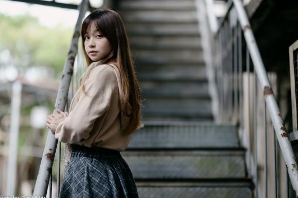    畊畊 - 台大校园清新写真，甜美少女的秋日治愈系漫步之旅 [112P]第86张图片