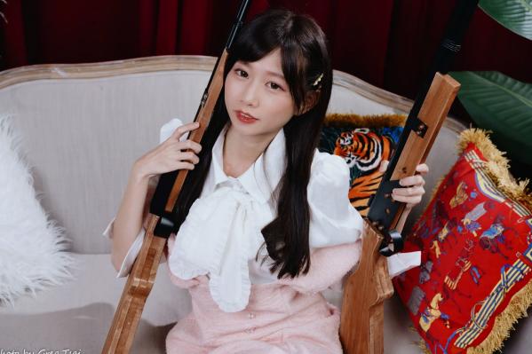    朵莉 - 粉色可爱连衣裙清纯私房照，室内甜美灵动写真 [60P]第51张图片