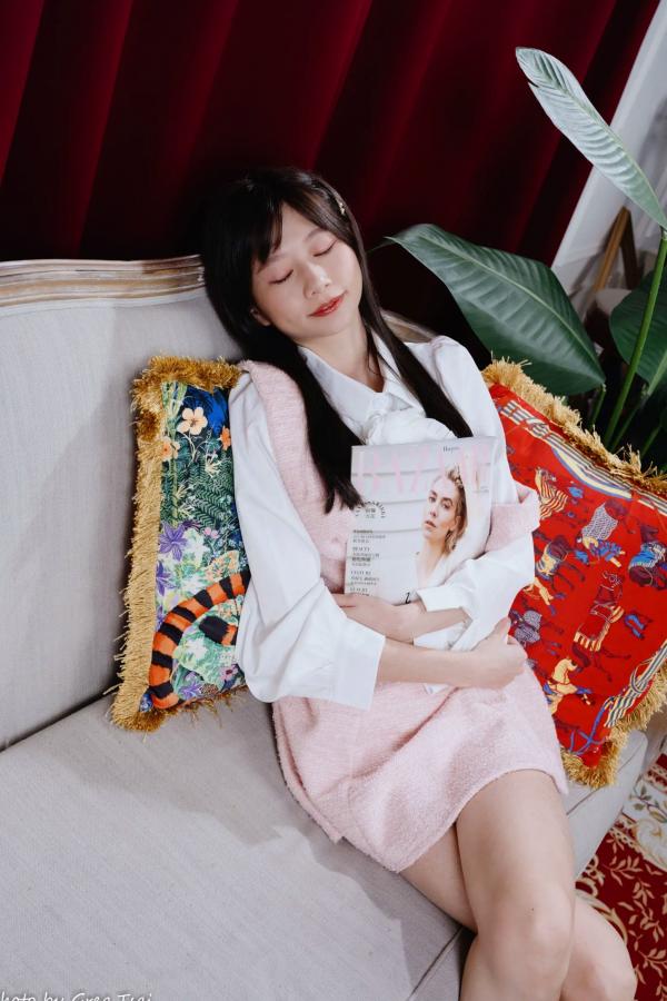    朵莉 - 粉色可爱连衣裙清纯私房照，室内甜美灵动写真 [60P]第59张图片