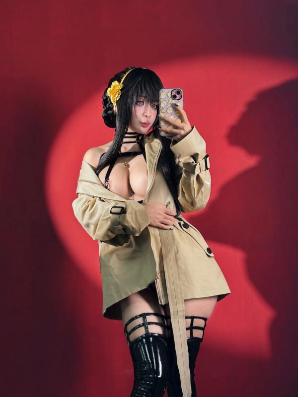    Umeko J - 约尔·福杰《间谍过家家》性感角色扮演COS秀，绝美冷艳杀手还原，极致身材诱惑 [109P]第7张图片