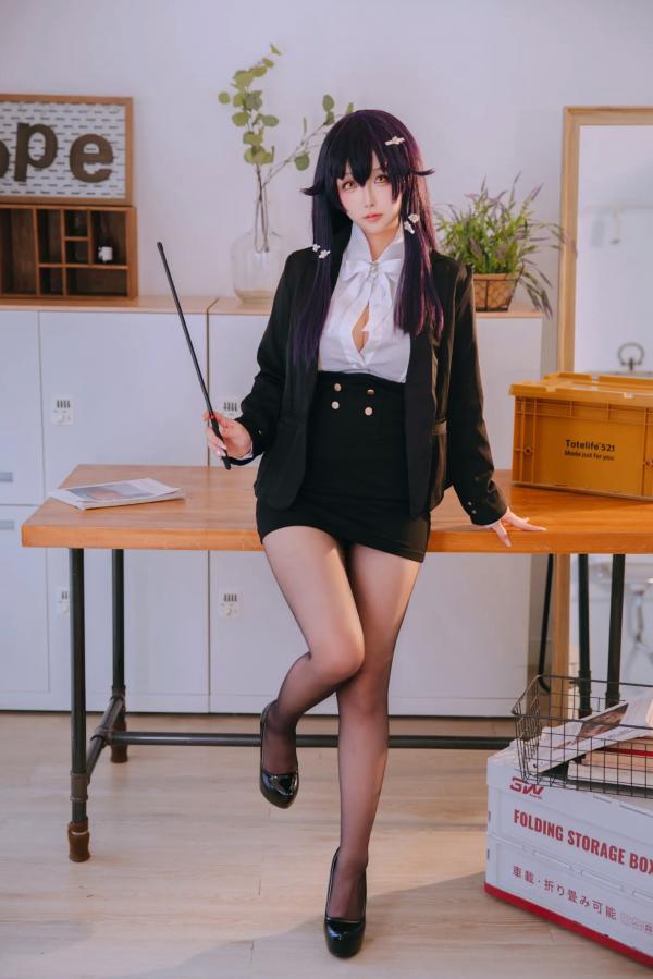   Cosplay日奈娇 - 吾妻的指导课：知性OL制服魅力，黑丝职场与大胆私房角色扮演大尺度精选 [120P]第1张图片