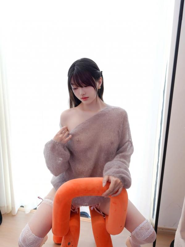    白露lulu - 灰色毛衣诱惑私房照，粉色蕾丝连体衣唯美精选集 [72P]第62张图片