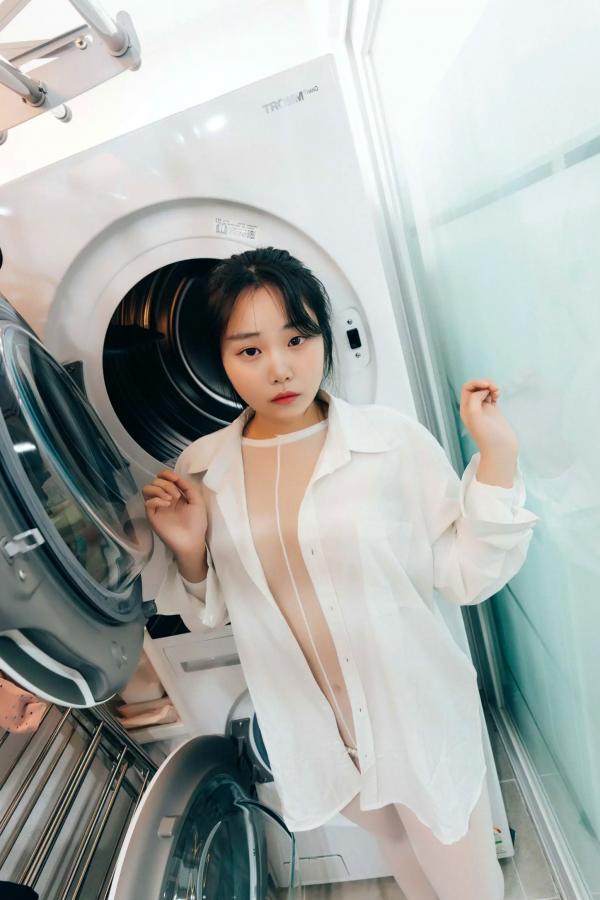    Haivia RAMI白色连体丝袜私房写真，居家风情撩人诱惑，极致视觉盛宴第3张图片