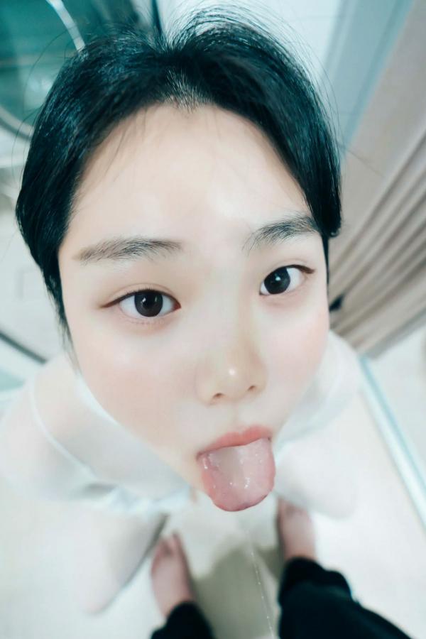    Haivia RAMI白色连体丝袜私房写真，居家风情撩人诱惑，极致视觉盛宴第18张图片