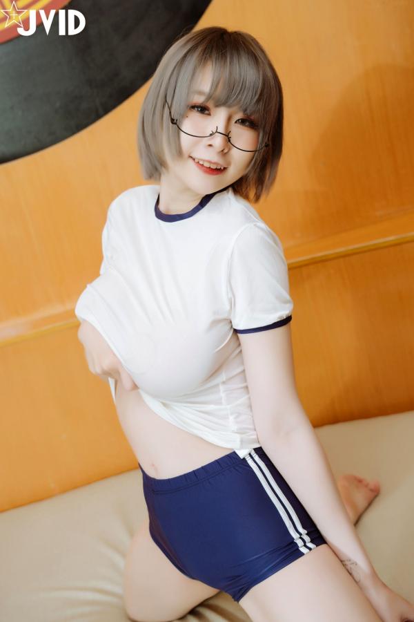    JVID黎菲儿与黎葵司私房写真：活力运动装与大胆高叉泳衣，欧美日系风格双倍视觉诱惑第10张图片
