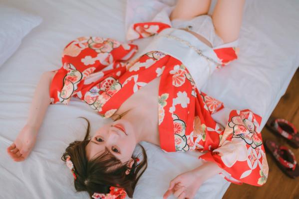    千反田鹿子 - 和服私房写真诱惑，绝美背部线条与红扇演绎室内温柔，性感艺术写真 [49P]第15张图片
