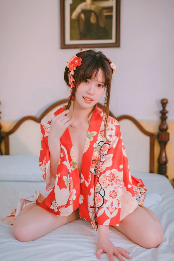    千反田鹿子 - 和服私房写真诱惑，绝美背部线条与红扇演绎室内温柔，性感艺术写真 [49P]第18张图片