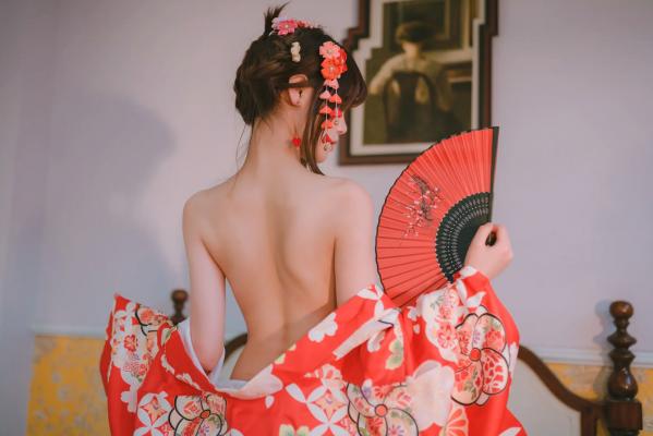    千反田鹿子 - 和服私房写真诱惑，绝美背部线条与红扇演绎室内温柔，性感艺术写真 [49P]第27张图片