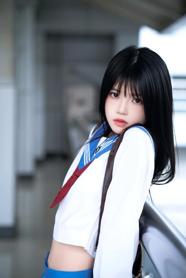    桜桃喵 - 地铁JK水手服校服少女，清纯可爱校园风写真，都市地铁里的青春初恋感 [33P]第25张图片