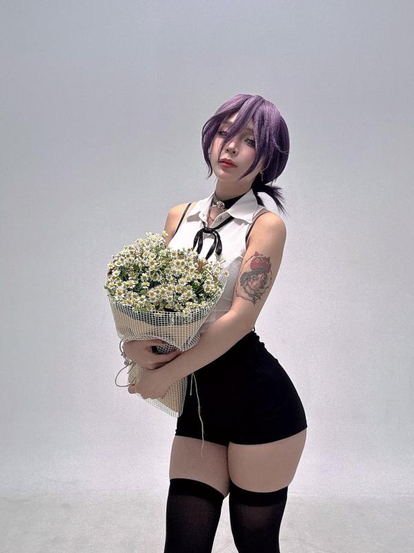    Umeko J - Reze Chainsaw Man 蕾塞COSPLAY精选：电锯人高颜值女神，冷艳短发制服诱惑与性感私房写真 [103P]第78张图片