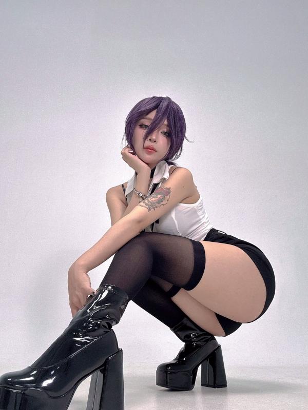    Umeko J - Reze Chainsaw Man 蕾塞COSPLAY精选：电锯人高颜值女神，冷艳短发制服诱惑与性感私房写真 [103P]第82张图片