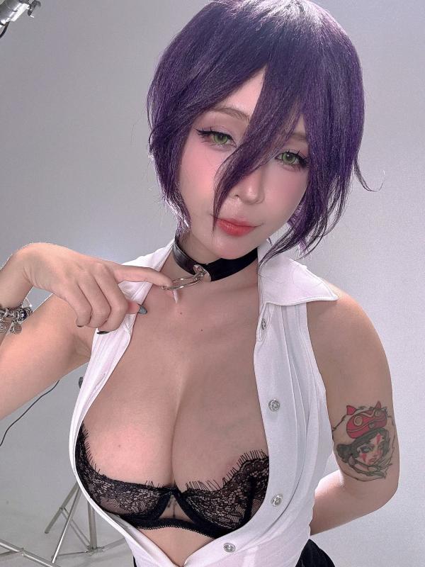    Umeko J - Reze Chainsaw Man 蕾塞COSPLAY精选：电锯人高颜值女神，冷艳短发制服诱惑与性感私房写真 [103P]第87张图片