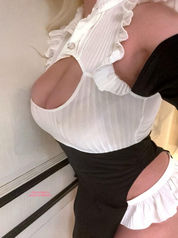    贝贝琪Becky - 大胆性感修女装cosplay私房写真，金发尤物大尺度对镜自拍迷人曲线 [36P]第24张图片
