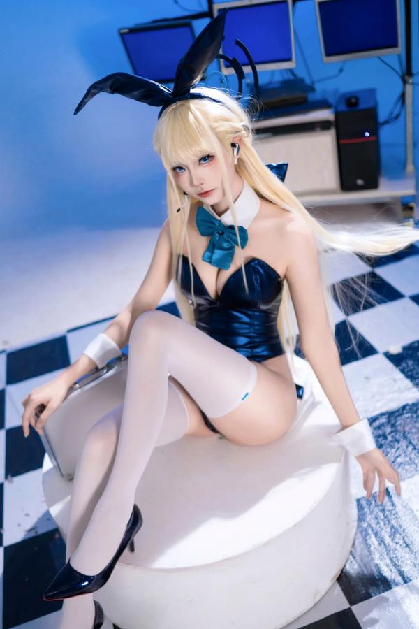    艾西Aiwest - 飞鸟马时兔女郎特工装cosplay写真，深蓝连体衣配武器，赛博朋克科技风绝美演绎第6张图片