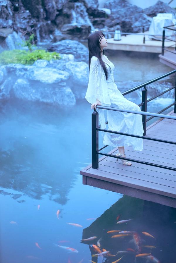    Shika小鹿鹿 - 新中式室外庭院写真，清新古风仙气十足，静谧优雅纯白诱惑 [21P]第11张图片