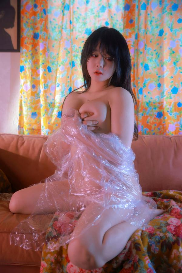    韩国美女琪雅Zia：透明塑料材质下的艺术私房，演绎别样诱惑，高清绝美大尺度写真，尽显迷人魅力第126张图片