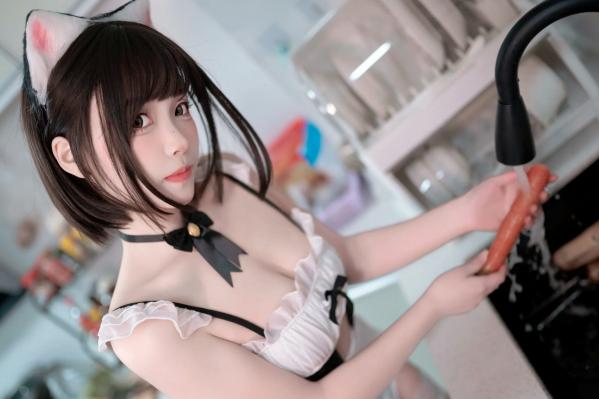    Bangni邦尼 - 居家厨房诱惑猫娘，黑白连体衣配白丝美腿，可爱与性感并存的小猫日记 [103P]第51张图片