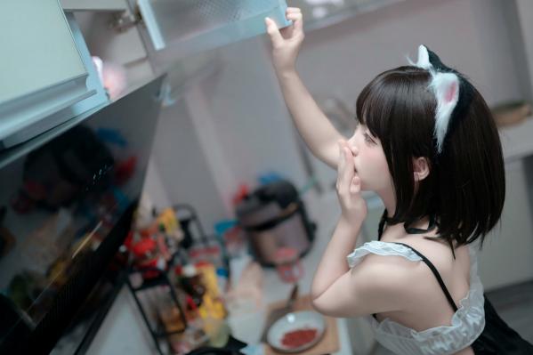    Bangni邦尼 - 居家厨房诱惑猫娘，黑白连体衣配白丝美腿，可爱与性感并存的小猫日记 [103P]第81张图片