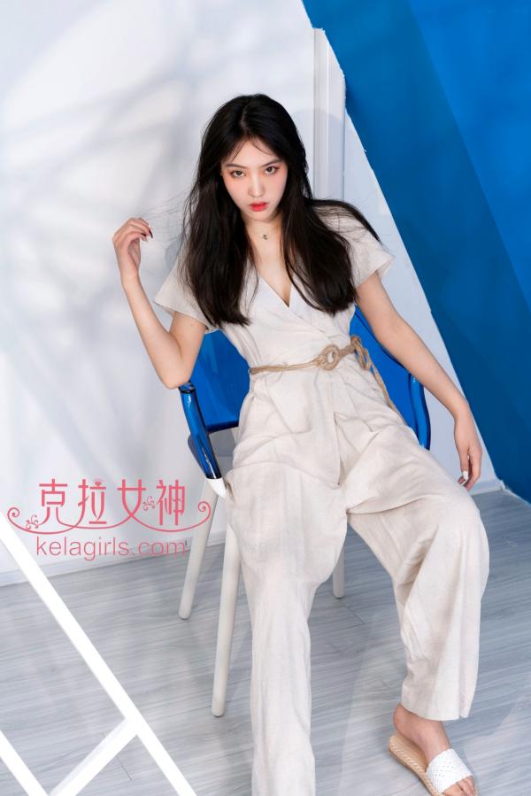    KelaGirls克拉女神 2020.11.04 沫夕《试鞋记》清纯家居少女，优雅美腿展示，多款休闲凉拖试穿，唯美写真集第2张图片