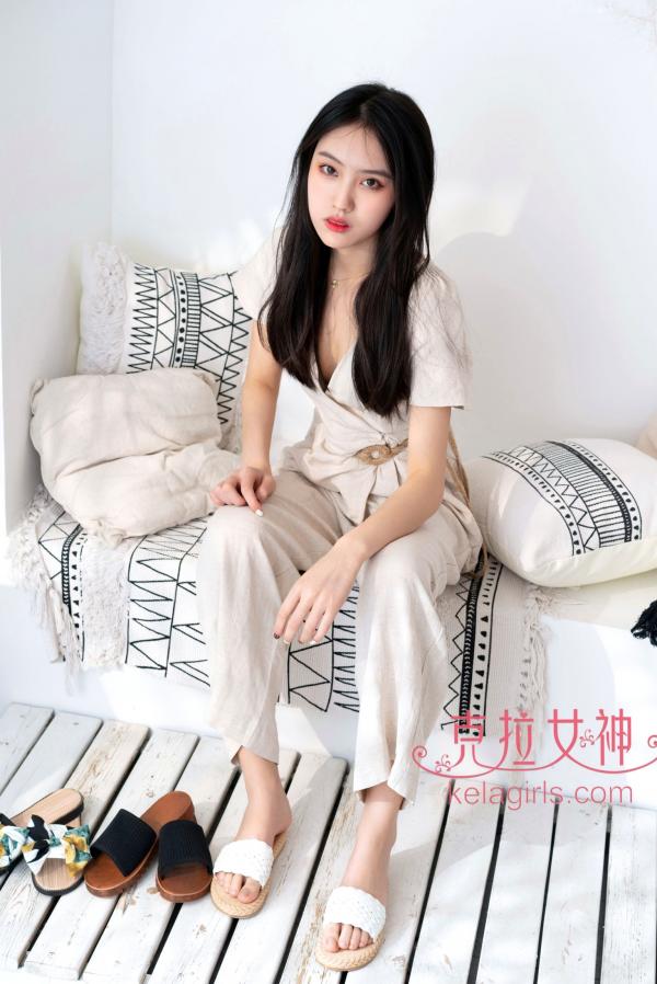    KelaGirls克拉女神 2020.11.04 沫夕《试鞋记》清纯家居少女，优雅美腿展示，多款休闲凉拖试穿，唯美写真集第8张图片