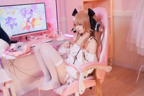    艾西aiwest - 雷戈洛，二次元少女粉色系居家私房照，清纯萌系cosplay，卧室唯美写真 [33P]第6张图片