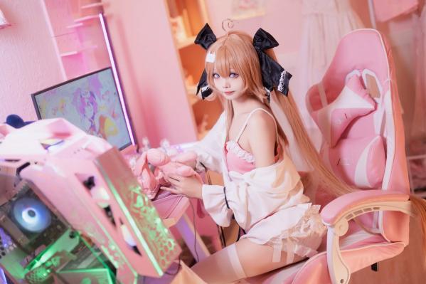    艾西aiwest - 雷戈洛，二次元少女粉色系居家私房照，清纯萌系cosplay，卧室唯美写真 [33P]第11张图片