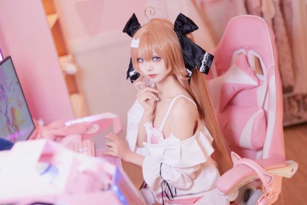    艾西aiwest - 雷戈洛，二次元少女粉色系居家私房照，清纯萌系cosplay，卧室唯美写真 [33P]第13张图片
