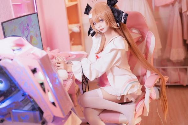    艾西aiwest - 雷戈洛，二次元少女粉色系居家私房照，清纯萌系cosplay，卧室唯美写真 [33P]第15张图片