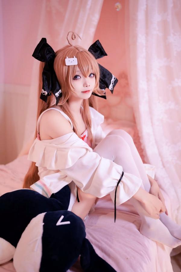    艾西aiwest - 雷戈洛，二次元少女粉色系居家私房照，清纯萌系cosplay，卧室唯美写真 [33P]第21张图片