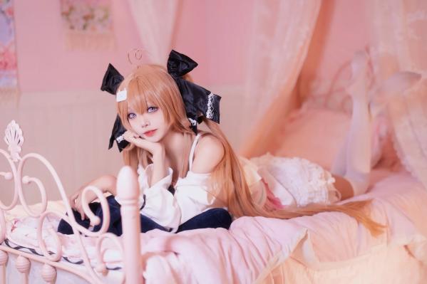    艾西aiwest - 雷戈洛，二次元少女粉色系居家私房照，清纯萌系cosplay，卧室唯美写真 [33P]第23张图片