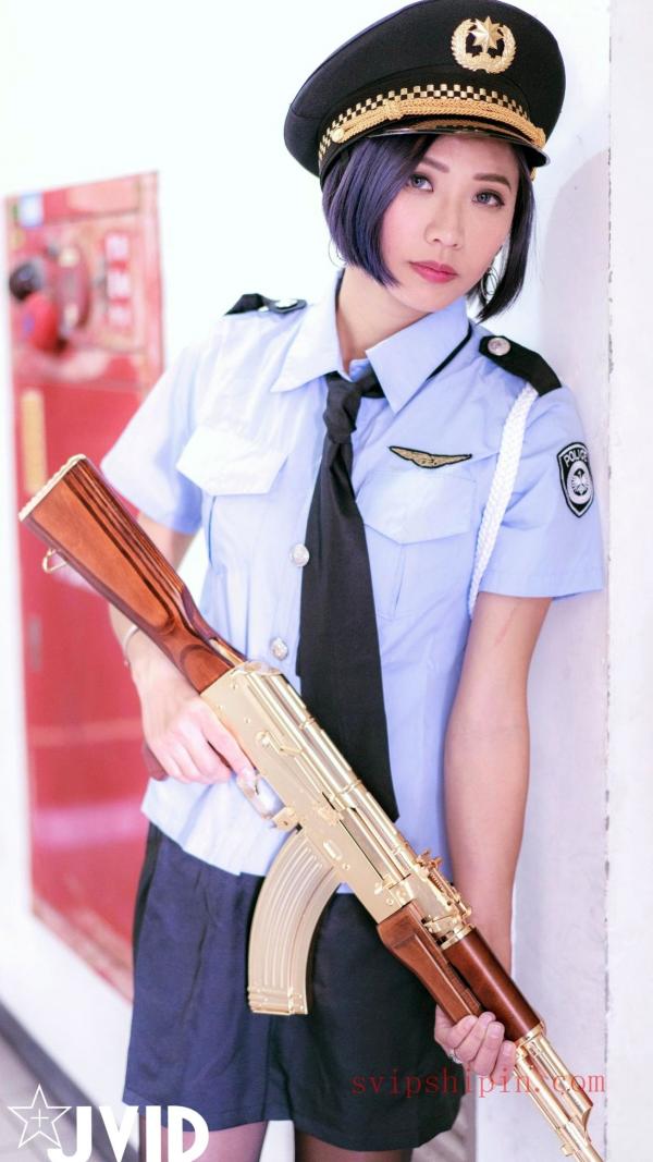    JVID-Mio 超豪華年終感謝祭：新警察故事，极致制服诱惑，角色扮演私房摄影，展现迷人身姿第4张图片