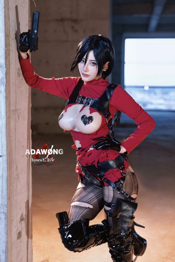    Byoru艾达王Ada Wong高定Cosplay，红衣特工紧身裙丝袜长靴冷艳诱惑大尺度写真第17张图片