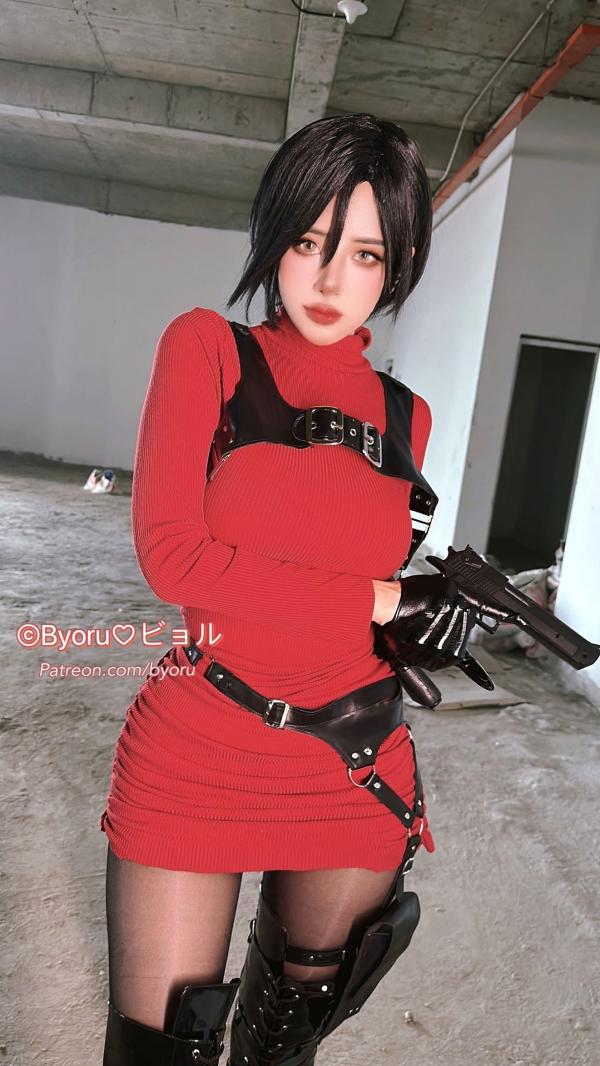   Byoru艾达王Ada Wong高定Cosplay，红衣特工紧身裙丝袜长靴冷艳诱惑大尺度写真第43张图片
