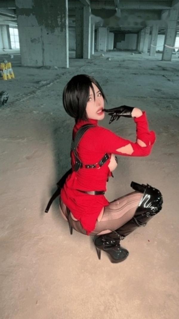    Byoru艾达王Ada Wong高定Cosplay，红衣特工紧身裙丝袜长靴冷艳诱惑大尺度写真第59张图片