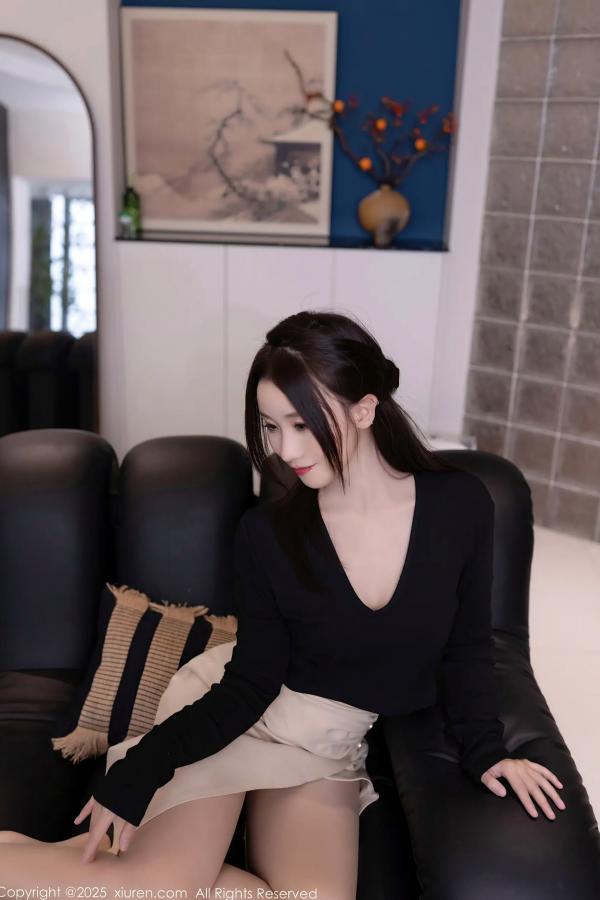    [XiuRen] 秀人 2025.07.23 No.10576 杏子Yada：居家私房写真，黑衣诱惑展现迷人曲线，性感撩人[82P]第12张图片
