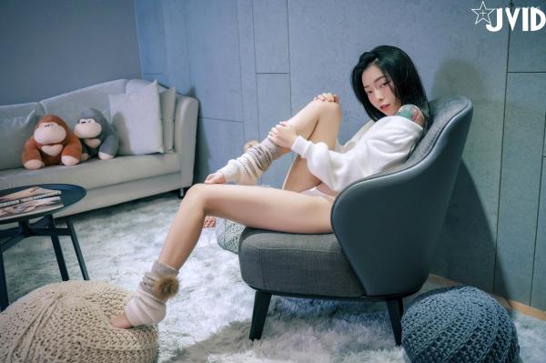   JVID女神飘飘私房写真：极致性感连体衣与诱惑内衣风格，完美身材曲线尽显，绝美冷艳视觉盛宴第88张图片