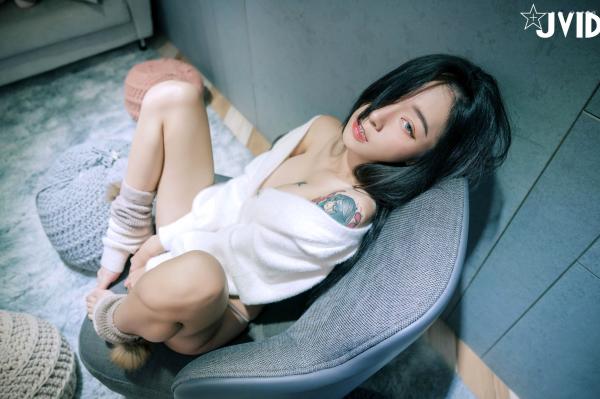   JVID女神飘飘私房写真：极致性感连体衣与诱惑内衣风格，完美身材曲线尽显，绝美冷艳视觉盛宴第89张图片