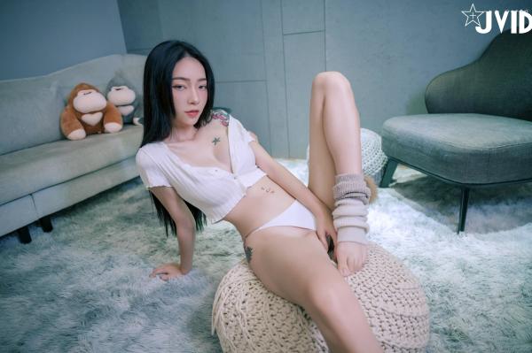    JVID女神飘飘私房写真：极致性感连体衣与诱惑内衣风格，完美身材曲线尽显，绝美冷艳视觉盛宴第99张图片