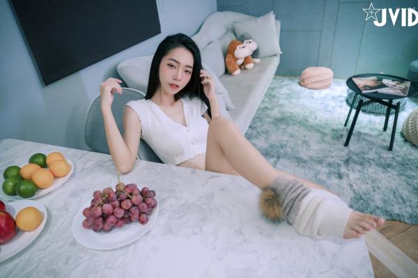    JVID女神飘飘私房写真：极致性感连体衣与诱惑内衣风格，完美身材曲线尽显，绝美冷艳视觉盛宴第108张图片