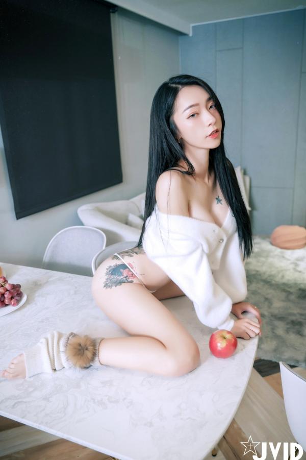    JVID女神飘飘私房写真：极致性感连体衣与诱惑内衣风格，完美身材曲线尽显，绝美冷艳视觉盛宴第113张图片